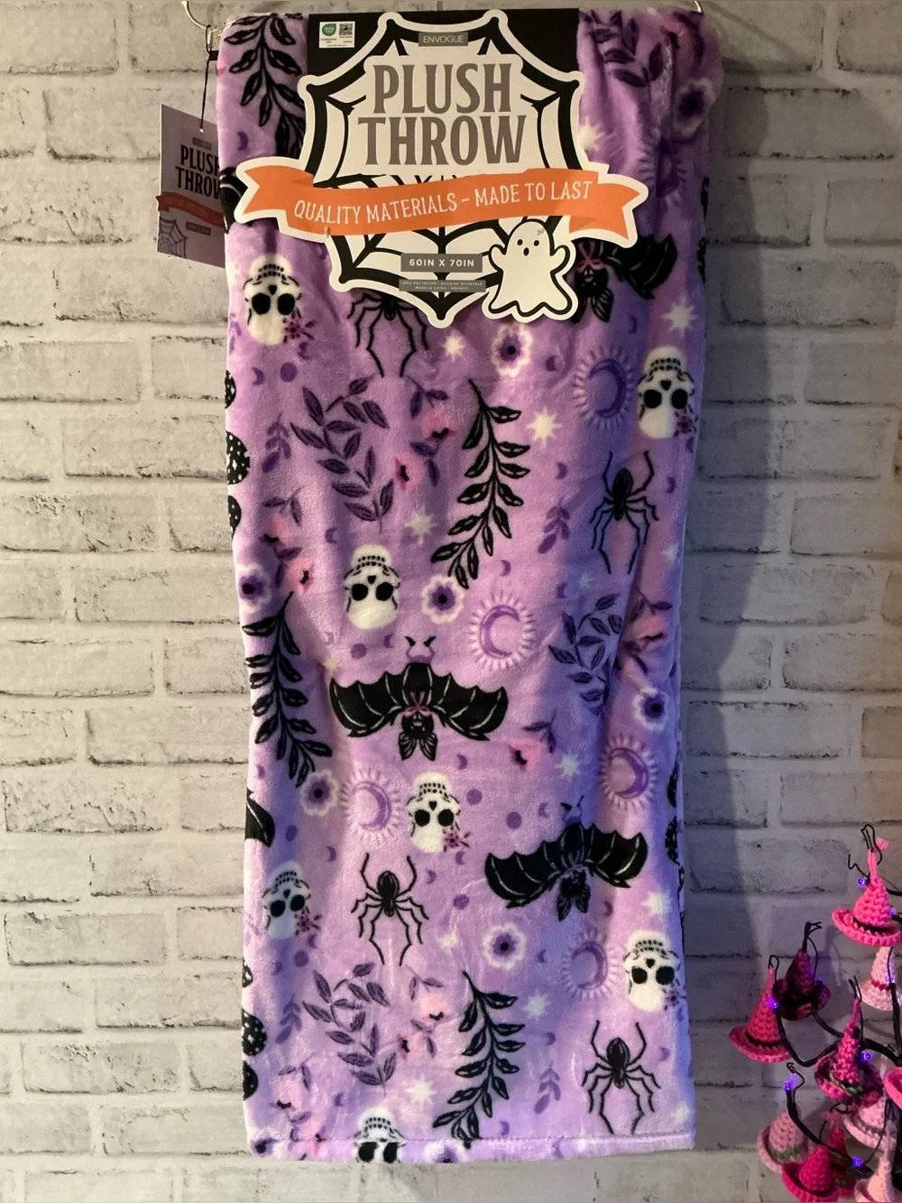 ENVOGUE Mystical Bat With Bow Throw-60” x 70”